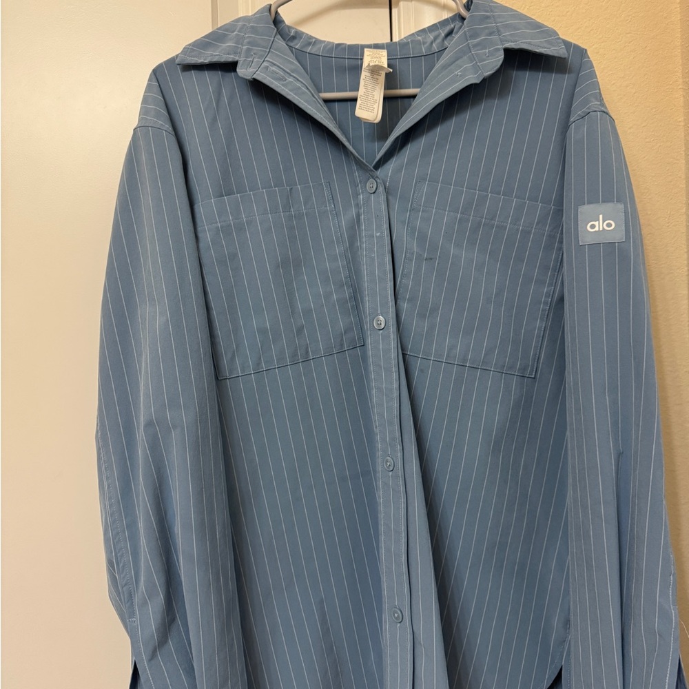 ALO Yoga Men's Casual Blue Pinstripe Shirt